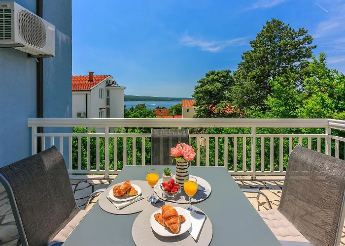 Helles Nur 300 Meter Zum Mit Meerblick, Grillplatz, Waschmaschine Dramalj