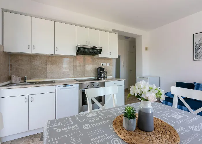 Apartment Helles Nur 300 Meter Zum Mit Meerblick, Grillplatz, Waschmaschine *